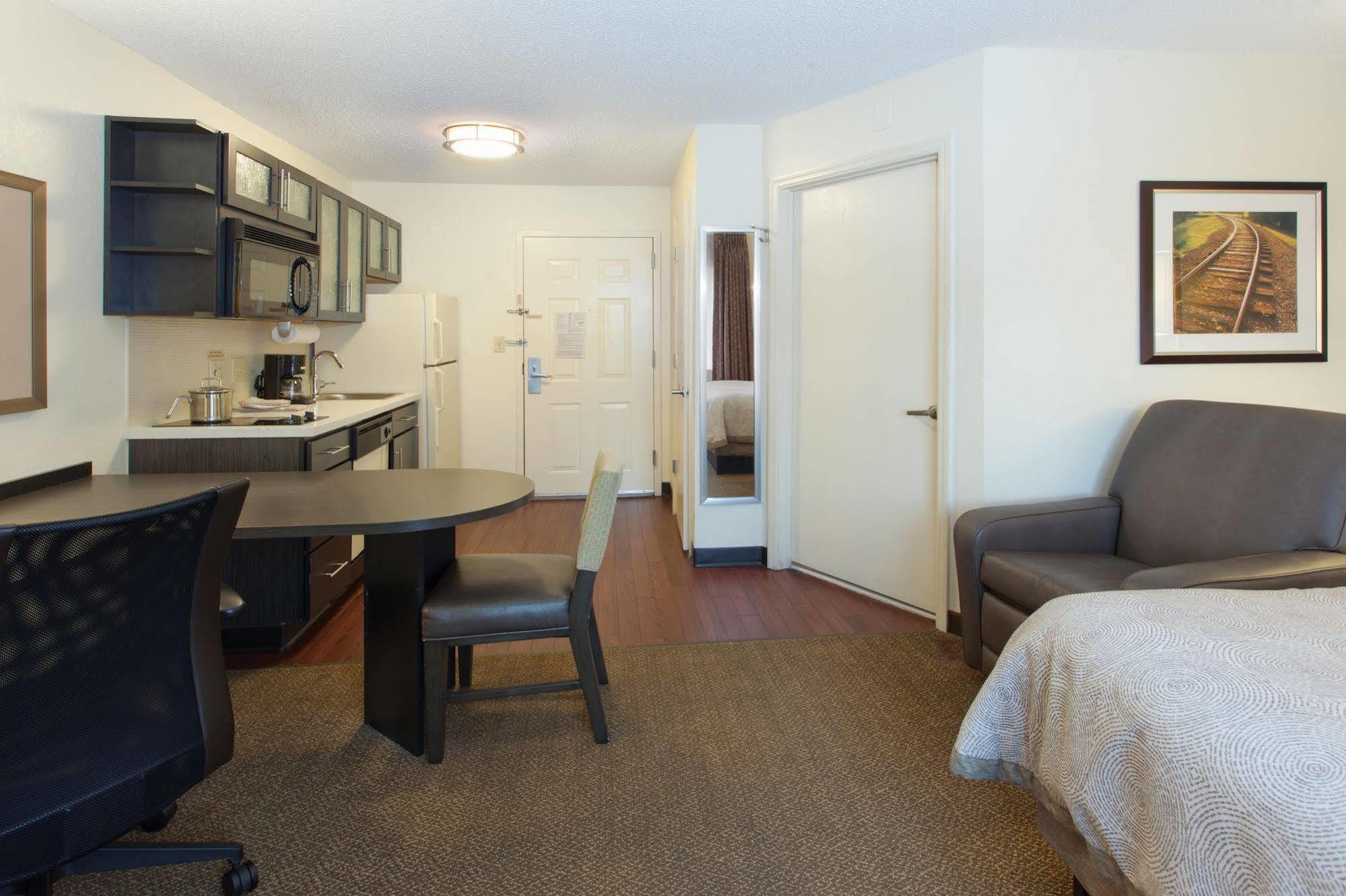 Sonesta Simply Suites Columbus Airport Gahanna Esterno foto